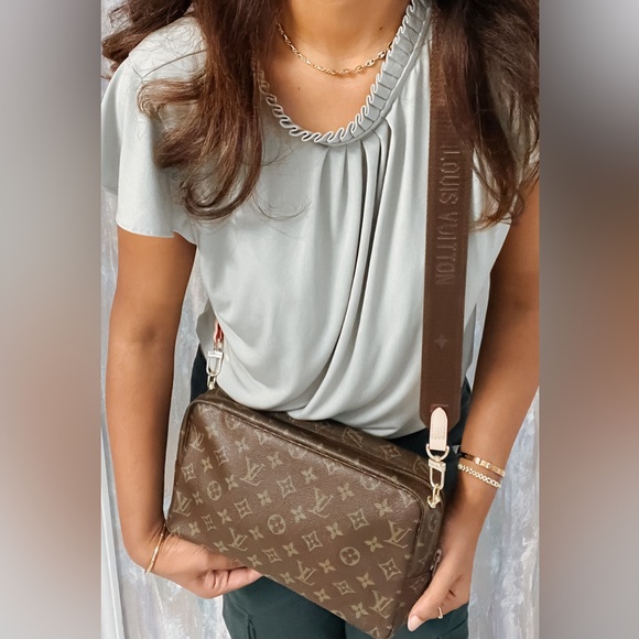 Louis Vuitton Monogram Clutch Crossbody - Picture 5 of 15